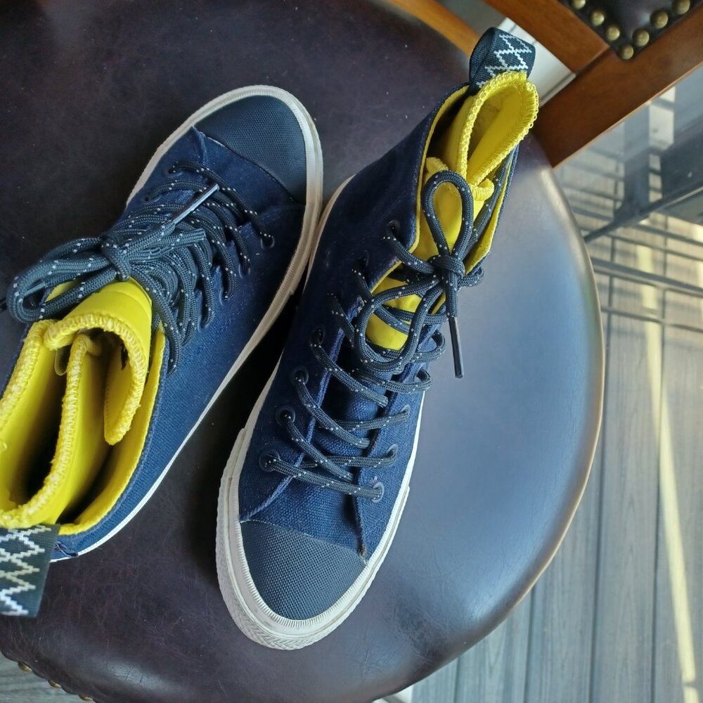 High Top Converse Chuck Taylor - M6 or W8 - Picture 4 of 6
